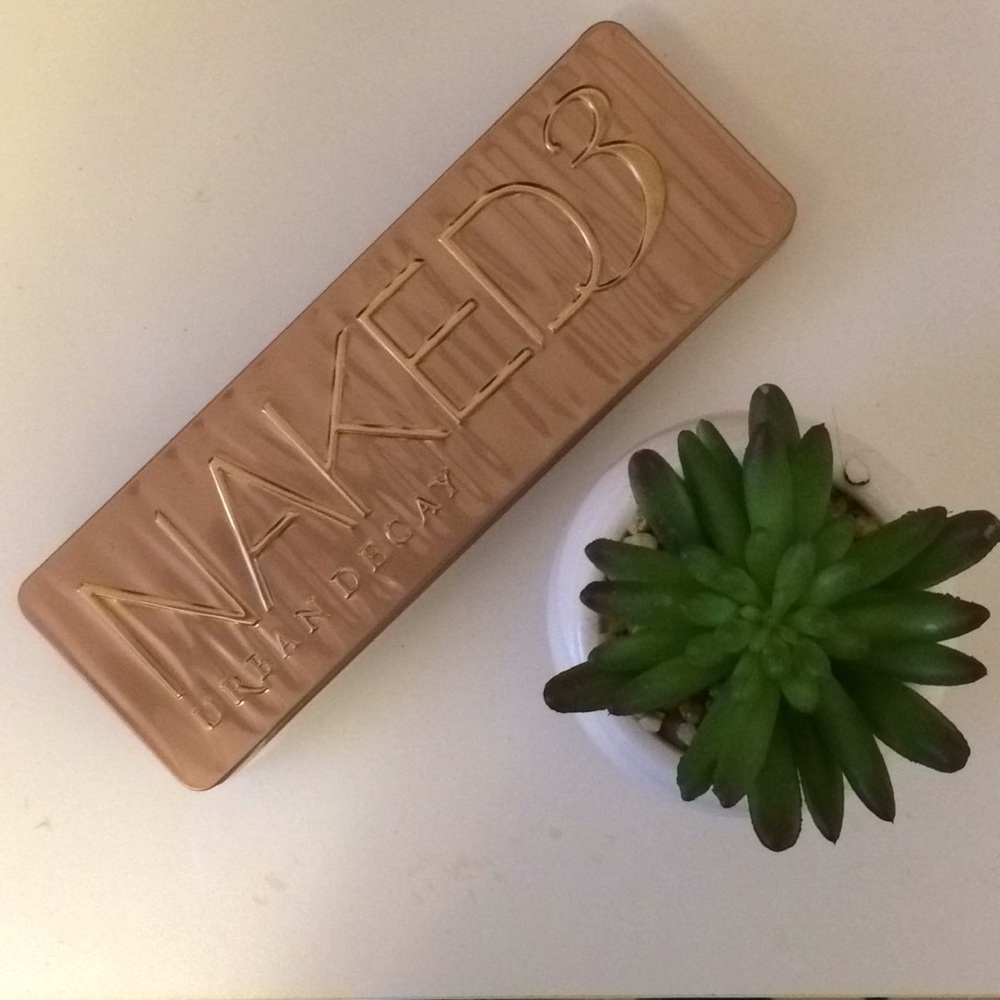 ❌ SOLD ❌ Urban Decay Naked3 Eyeshadow Pallete